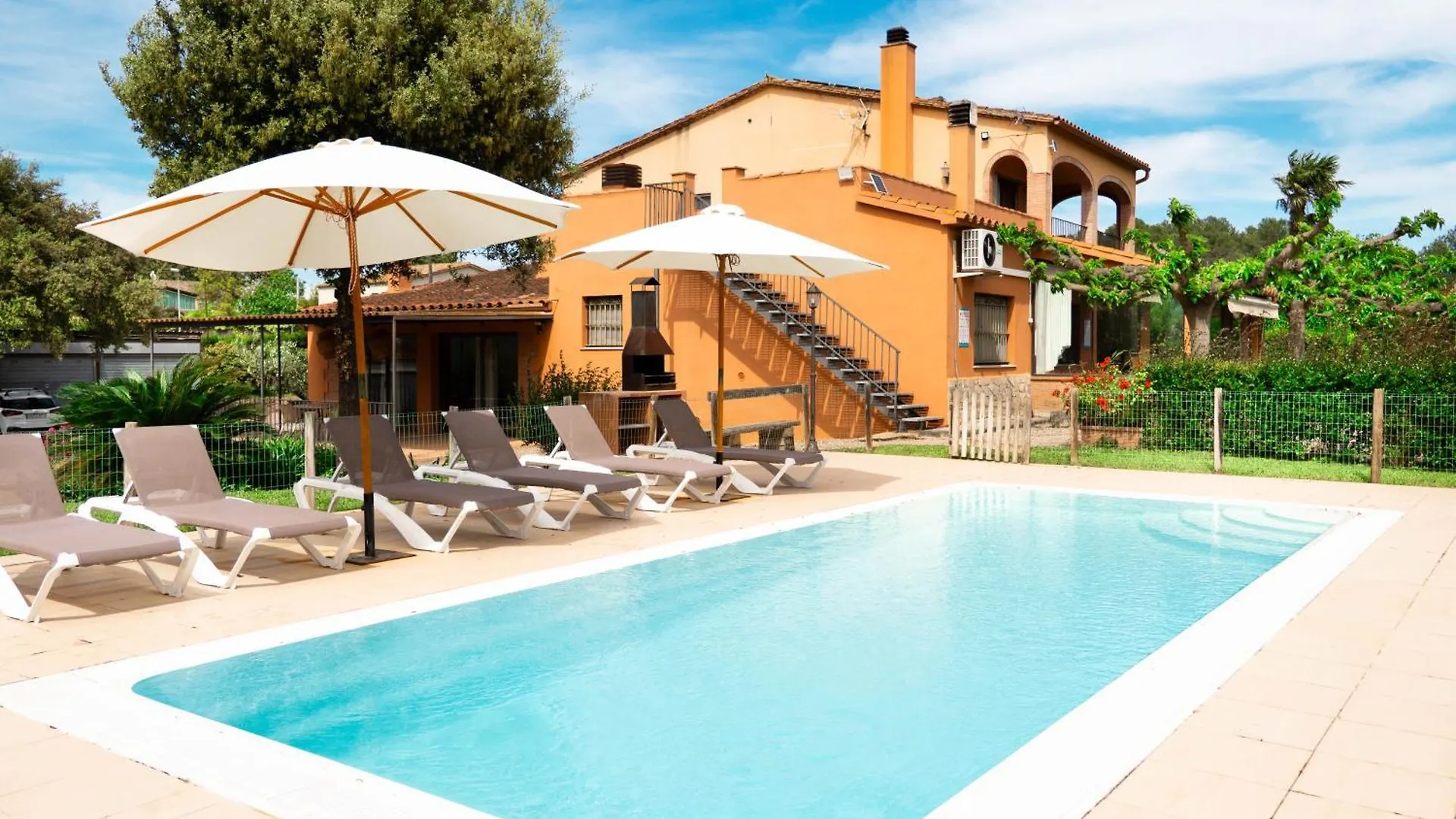 Contacten van Apartamento En Can Montal